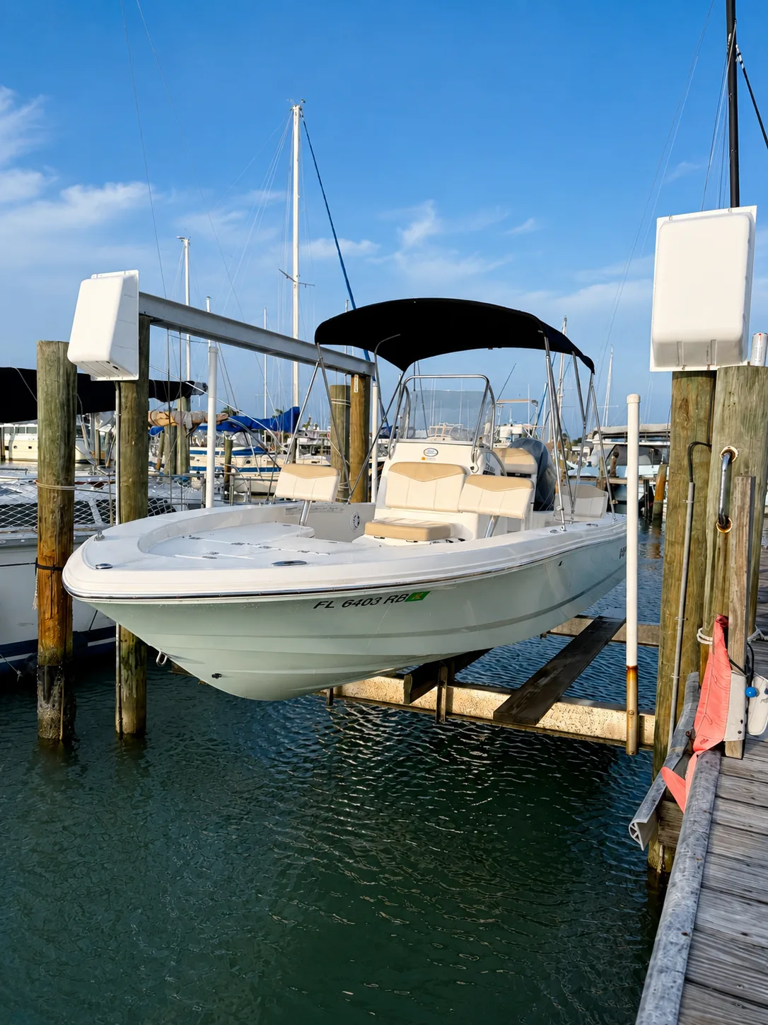 Robalo 206 Cayman in the Compass Boat Club fleet